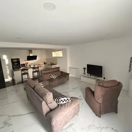 Villabembrive Holiday home